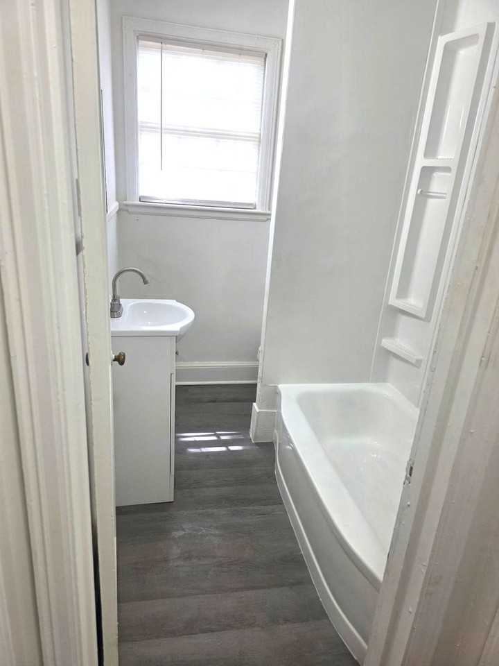 20 Franklin St - Photo 4 of 6