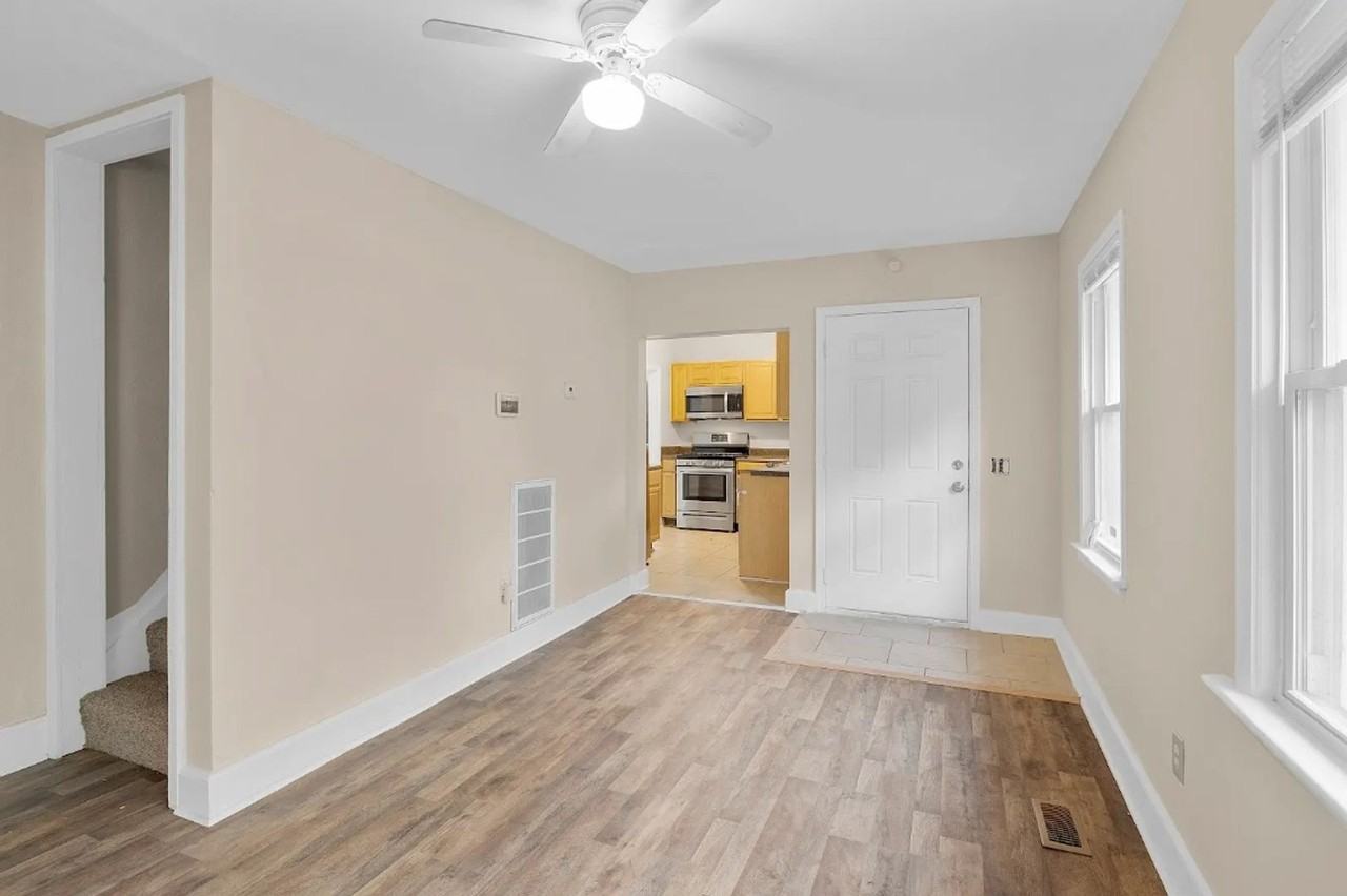 6261 Alexander St - Photo 3 of 19