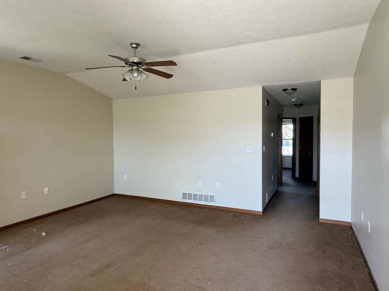 532 Grainfield St - Photo 3 of 8