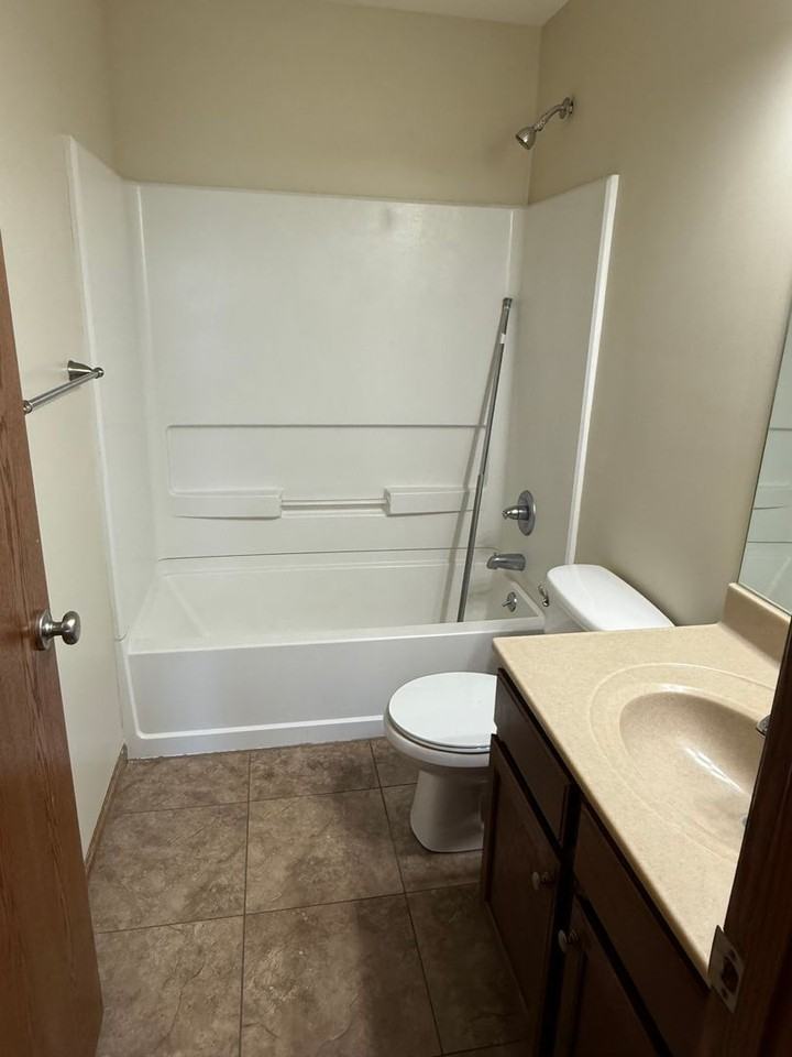 532 Grainfield St - Photo 4 of 8