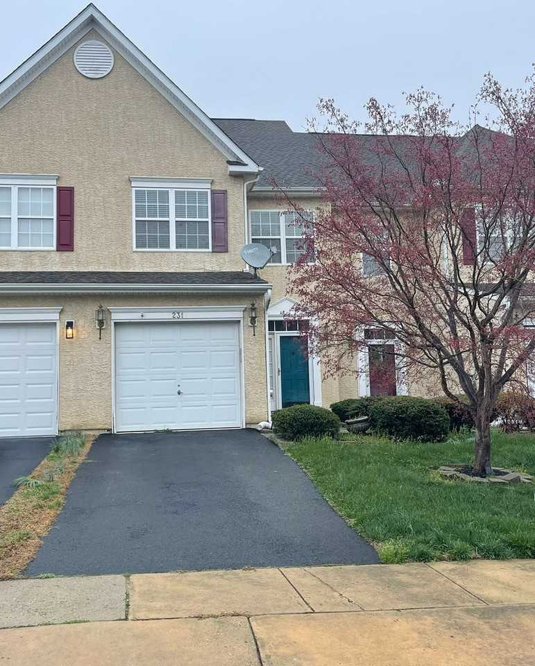 231 Wilmore Dr - Photo 2 of 46