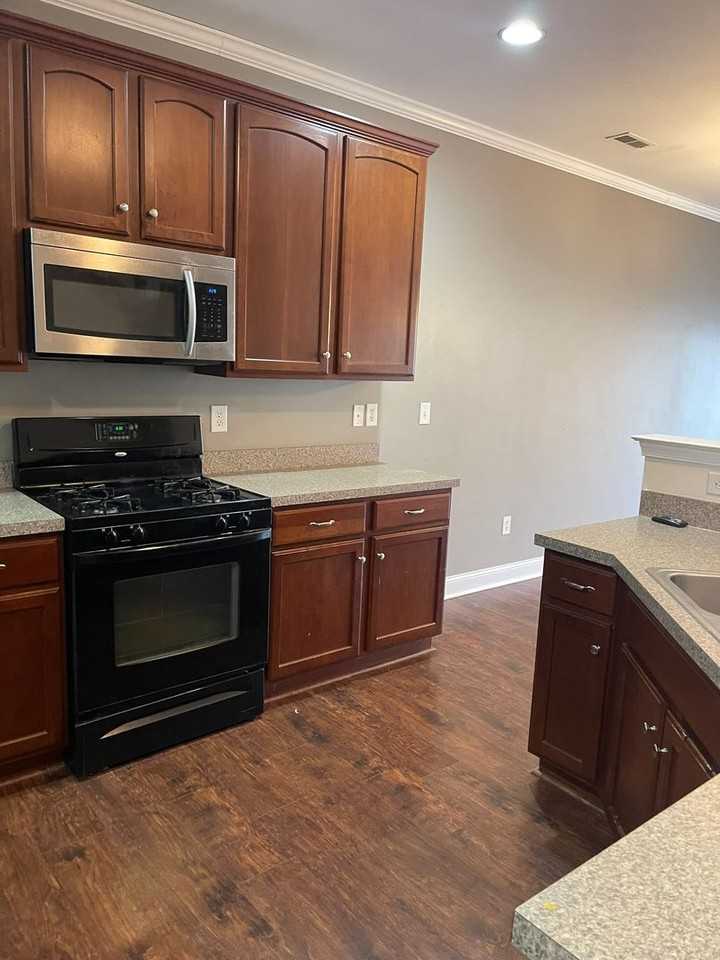 231 Wilmore Dr - Photo 7 of 46