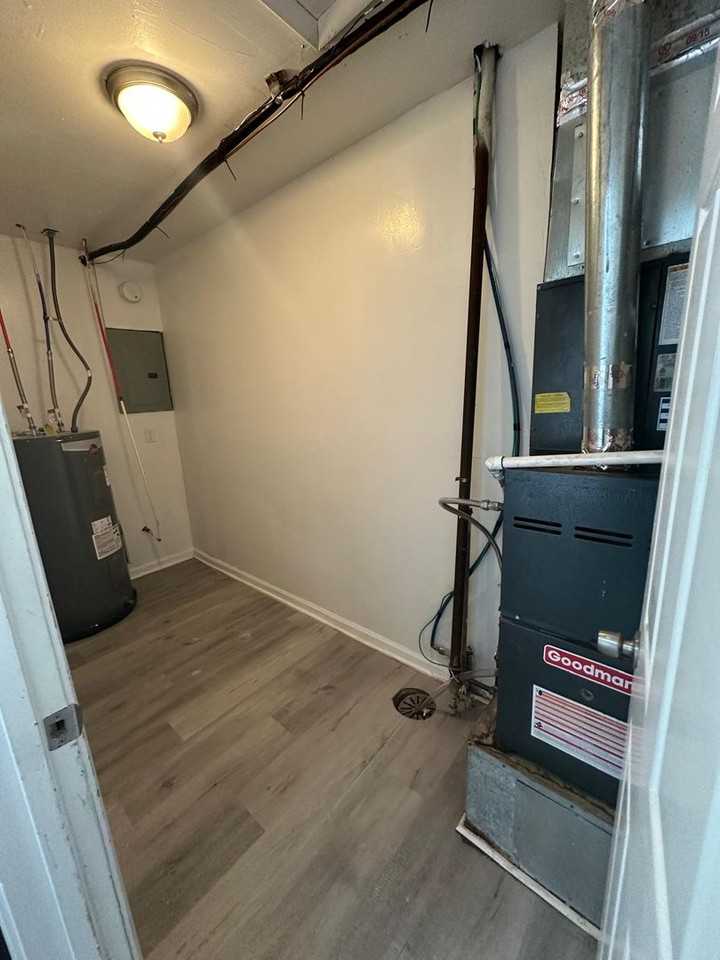 10738 Cambridge Ave - Photo 5 of 13