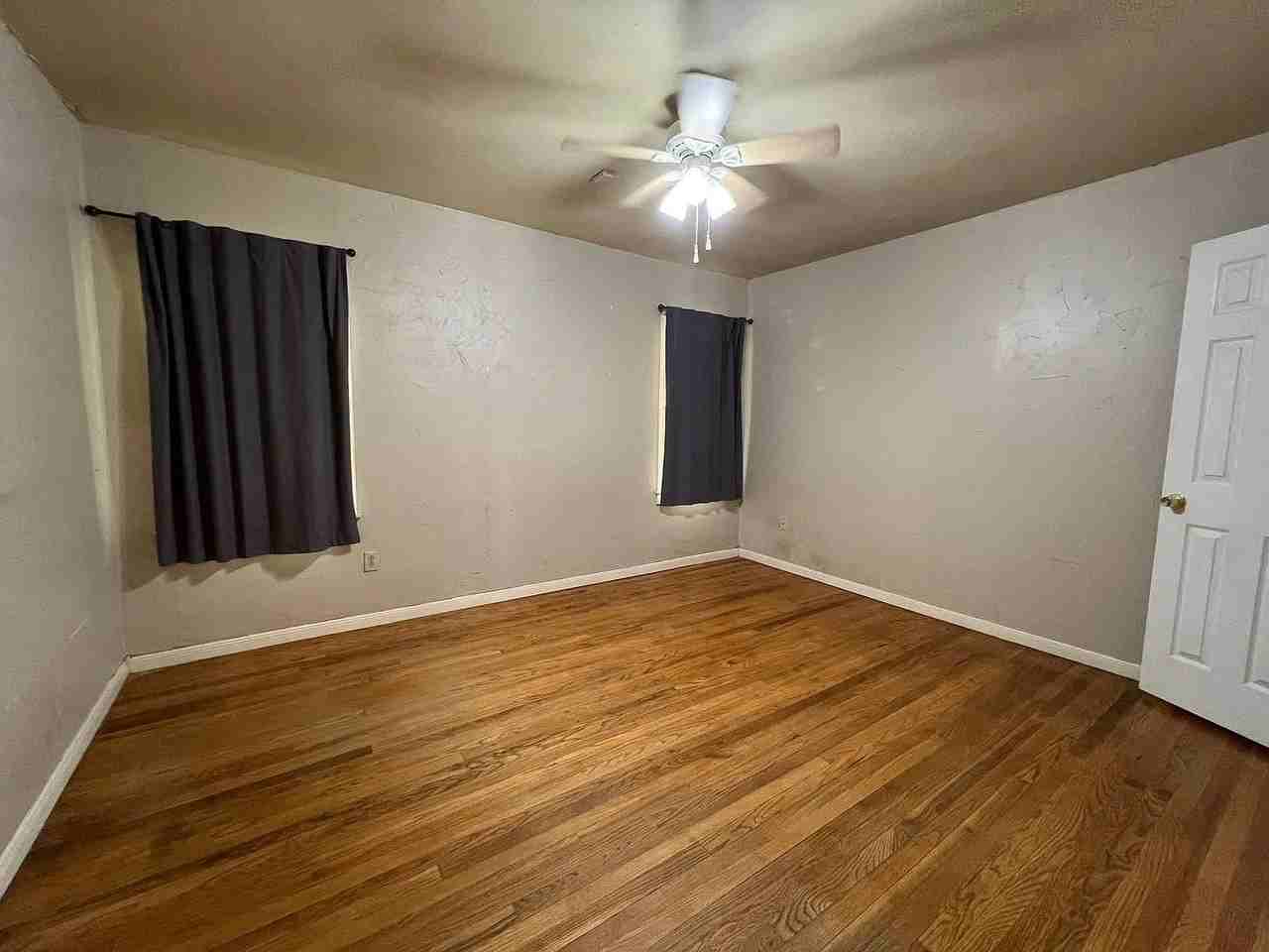 3118 29th St - Photo 5 of 10