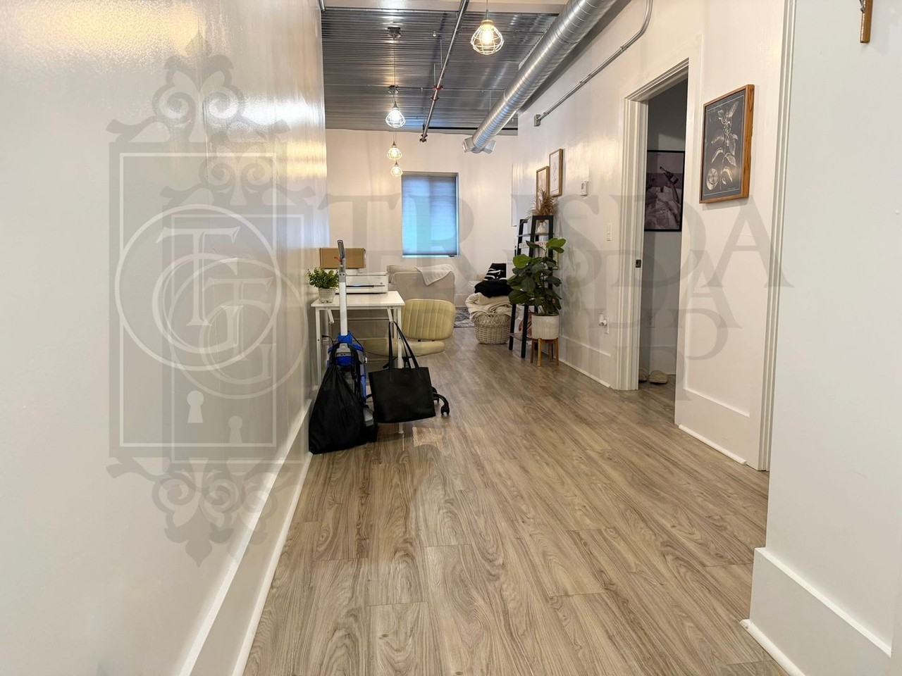 160 Southern Ave - Photo 4 of 46