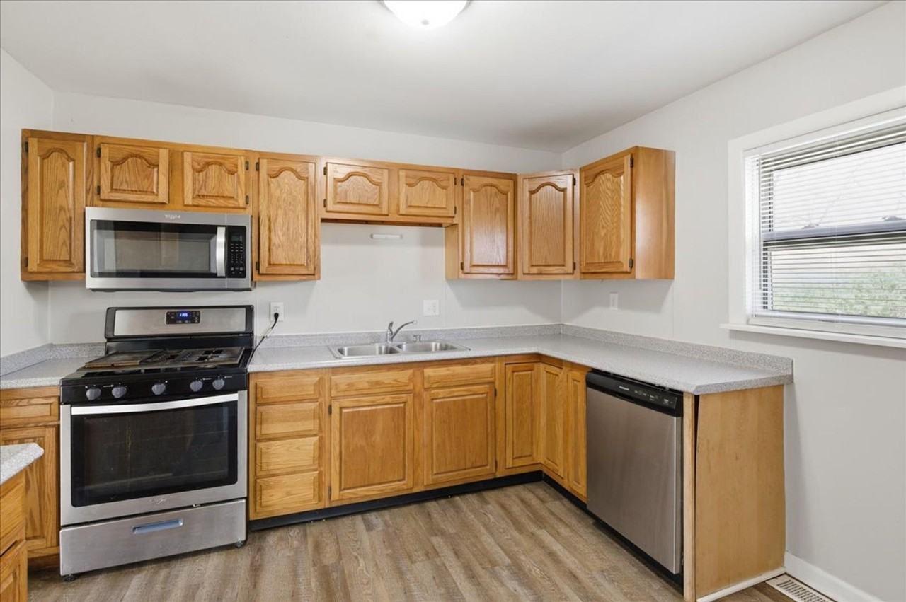 3226 Voigt Dr - Photo 6 of 17