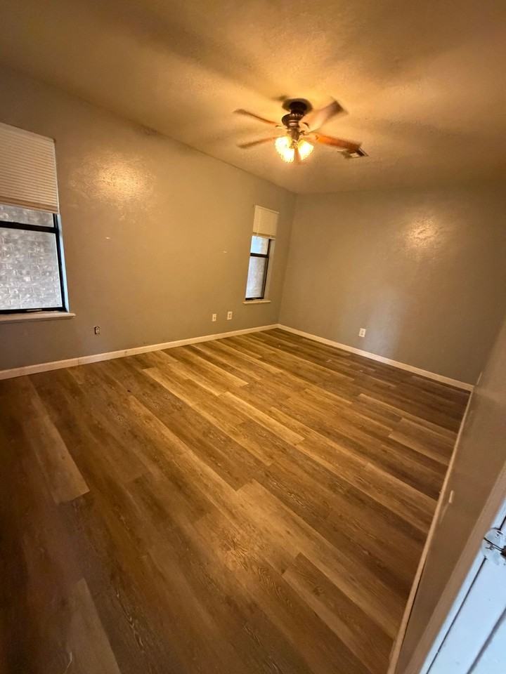 2511 oakhurst drive - Photo 7 of 8