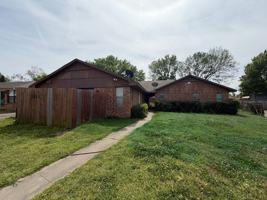 featured image of 2511 Oakhurst Dr