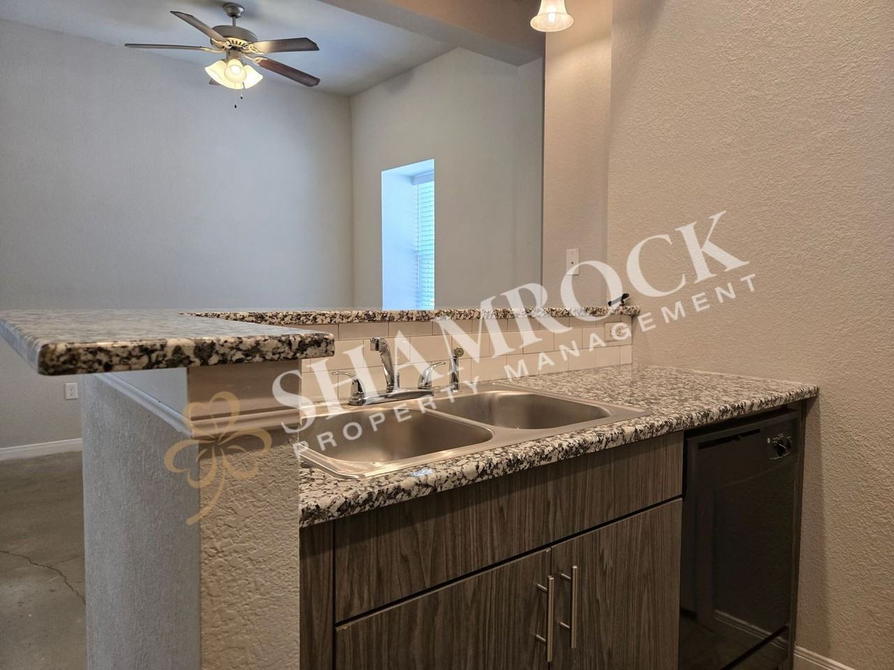 1307 Austin Ave #106 - Photo 5 of 11