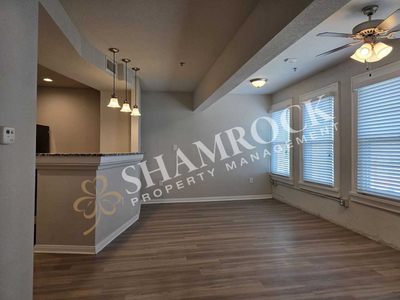 1307 Austin Ave #402 - Photo 6 of 12