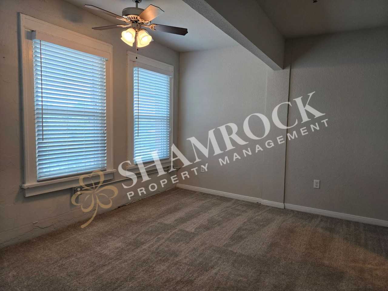 1307 Austin Ave #402 - Photo 7 of 12