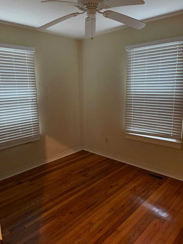 1509 Yancey St - Photo 5 of 9