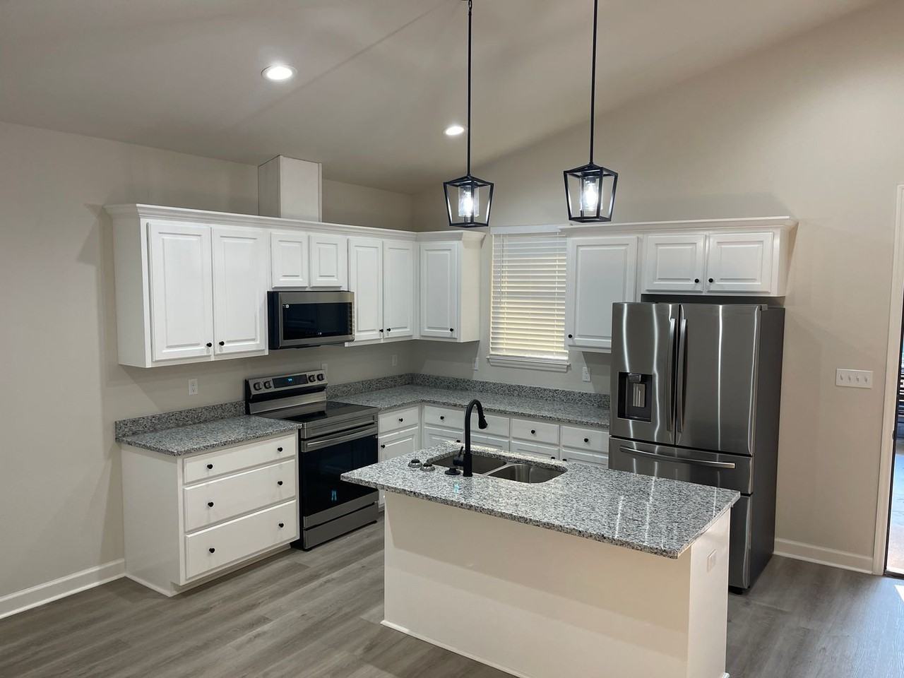 9 Lake Ellen Dr - Photo 3 of 29