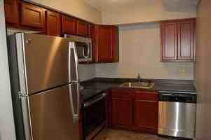 featured image of 906 N Dodge St