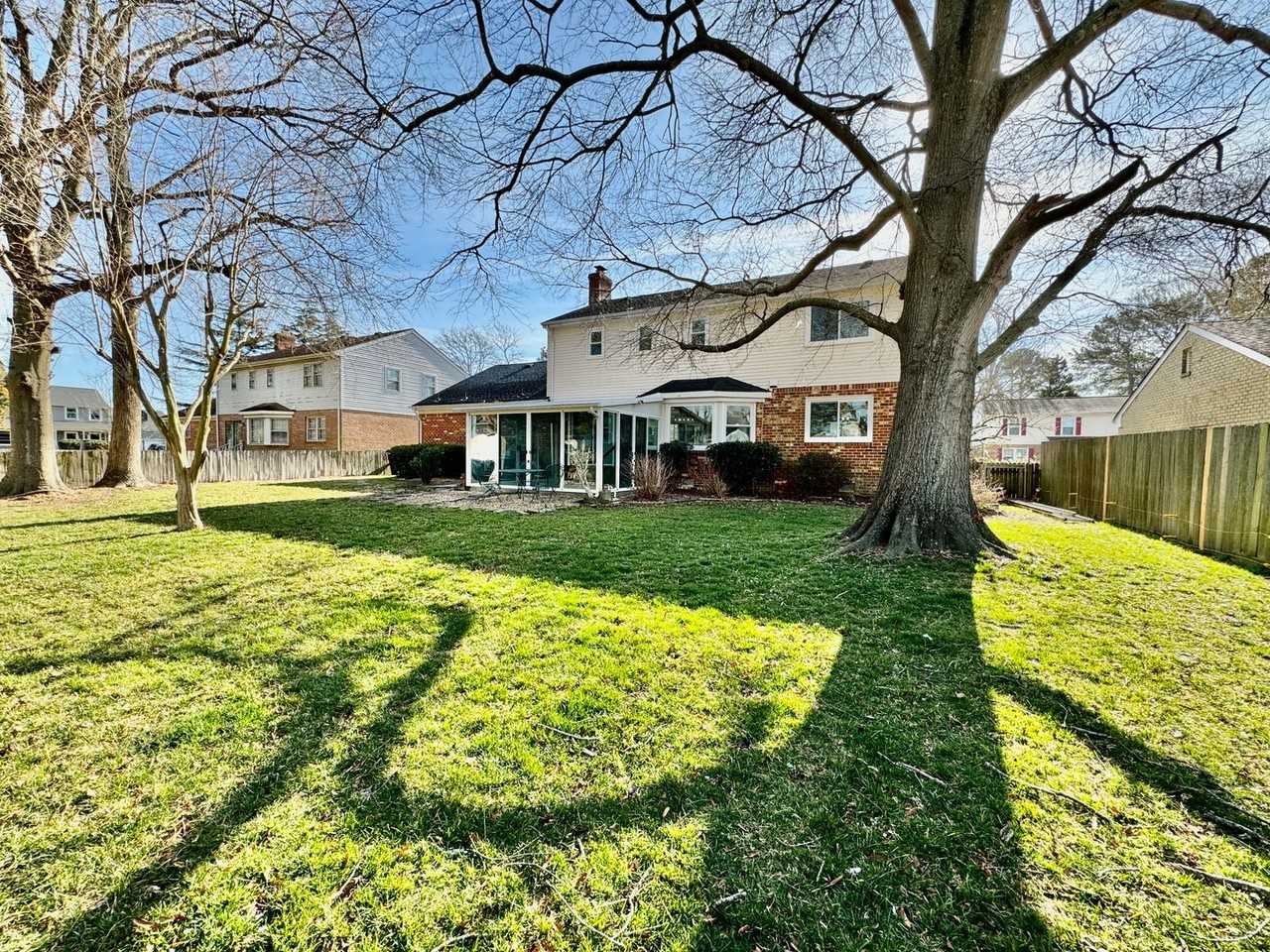 1685 Delaney St - Photo 2 of 50