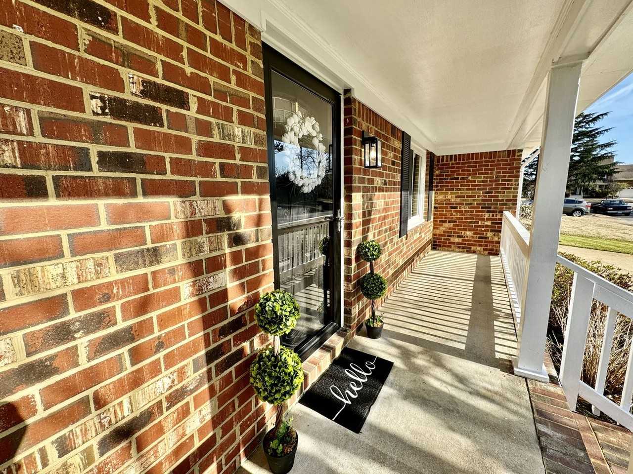 1685 Delaney St - Photo 4 of 50