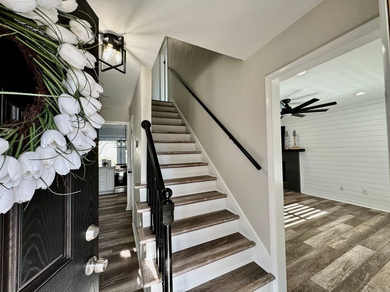 1685 Delaney St - Photo 5 of 50