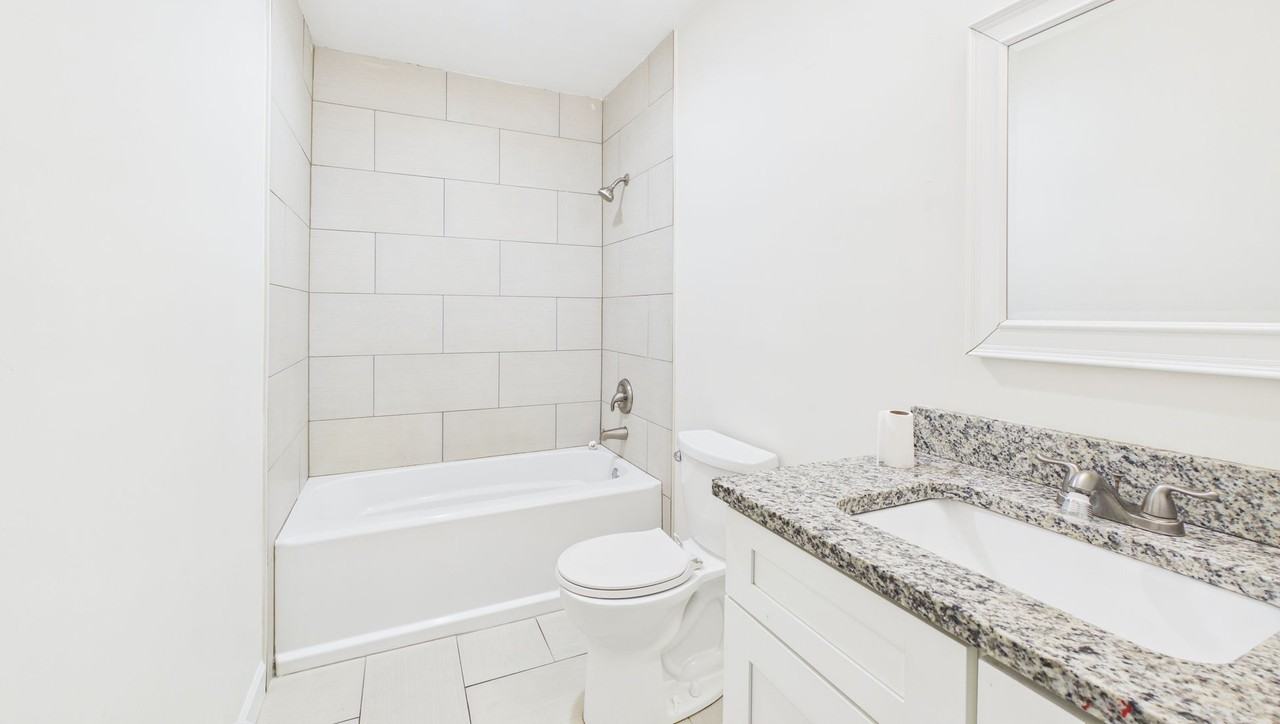 Oakridge Grand Apartments - Photo 4 of 13