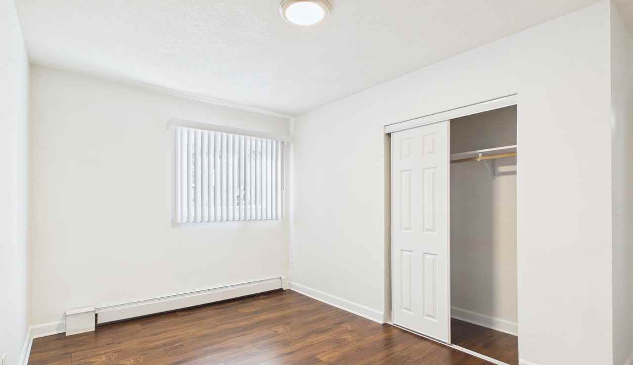 Oakridge Grand Apartments - Photo 6 of 13