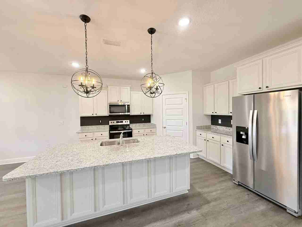 7926 Burnside Loop - Photo 4 of 16