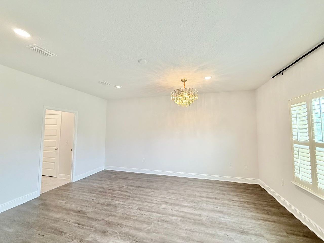 7926 Burnside Loop - Photo 6 of 16