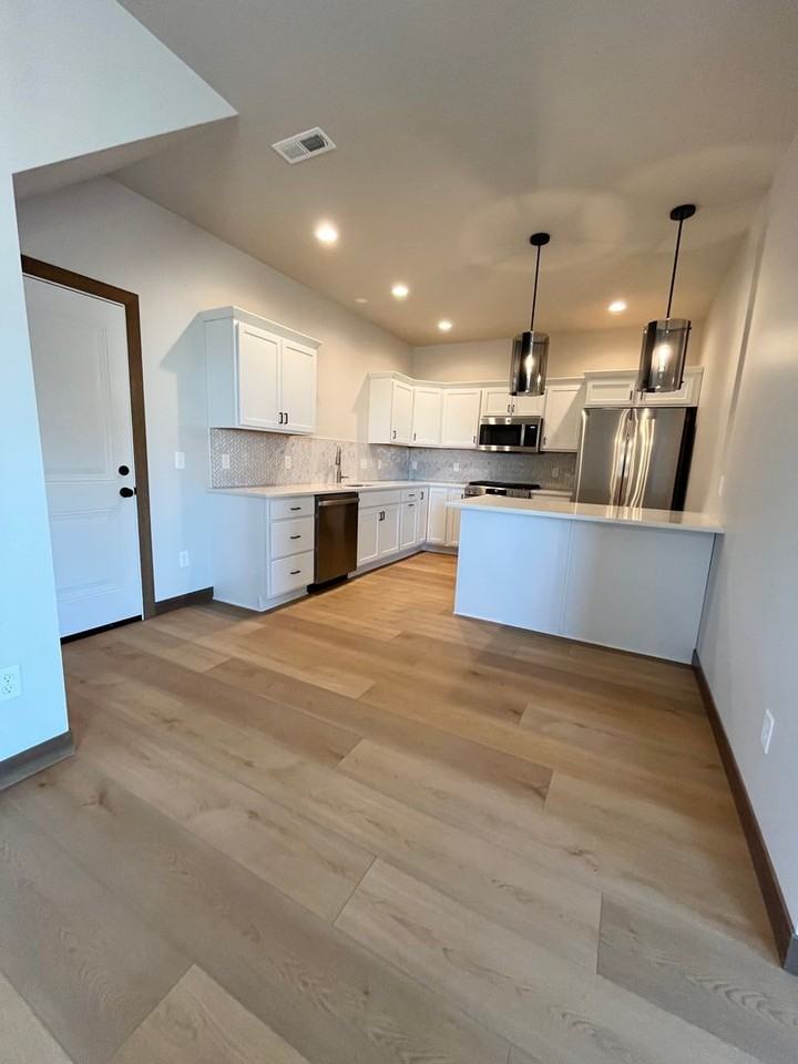 2405 Caolinn Pl - Photo 5 of 29