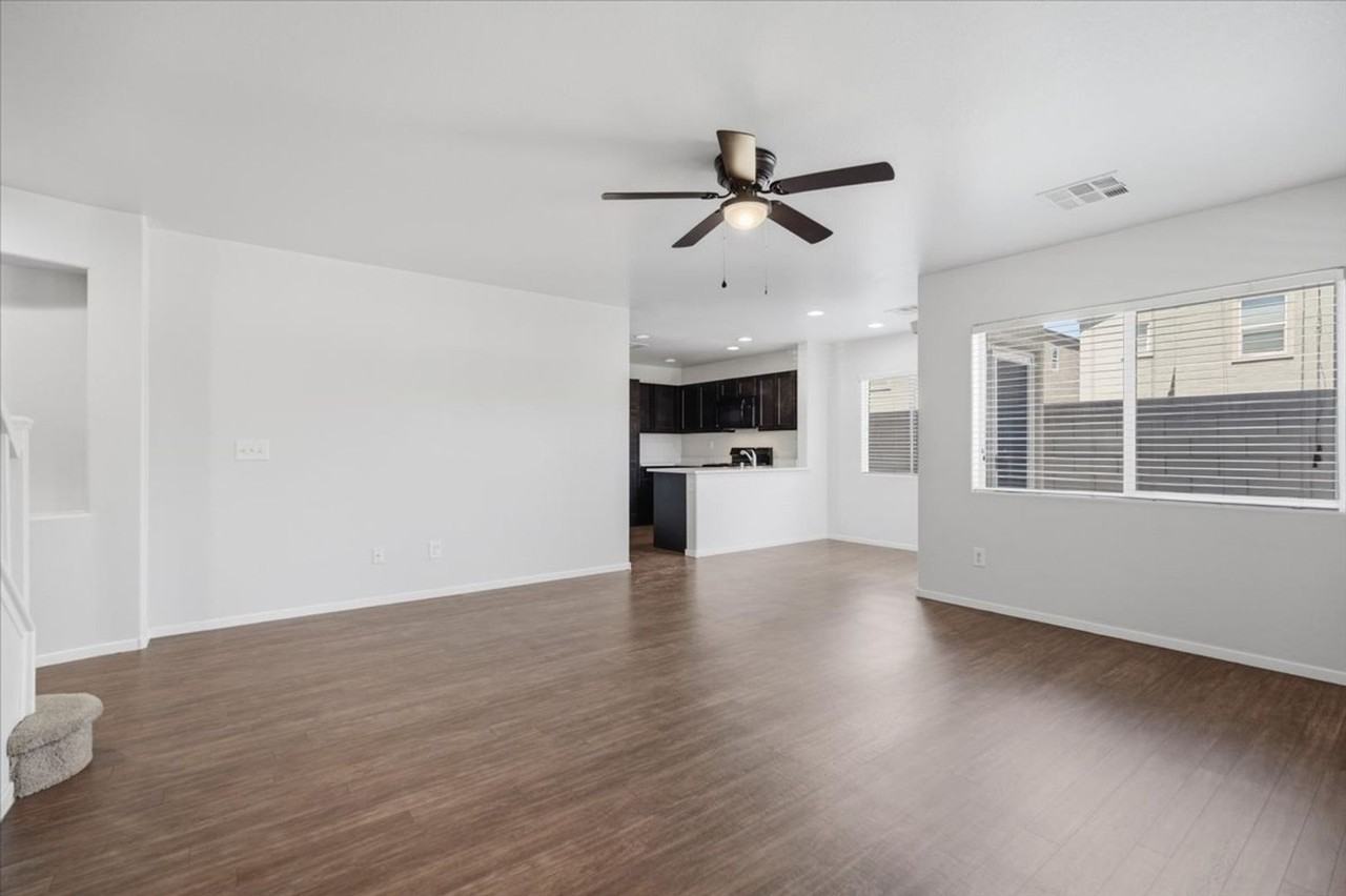 4114 Sandy Breeze Ln - Photo 2 of 11