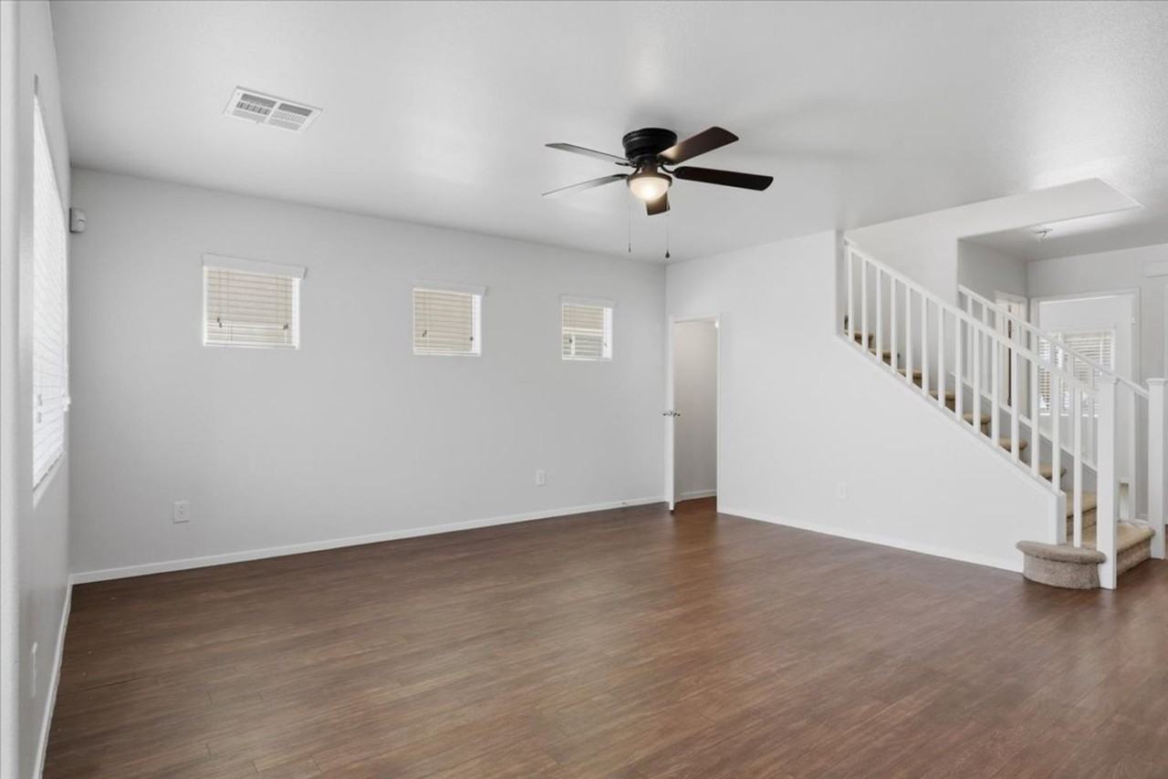 4114 Sandy Breeze Ln - Photo 3 of 11