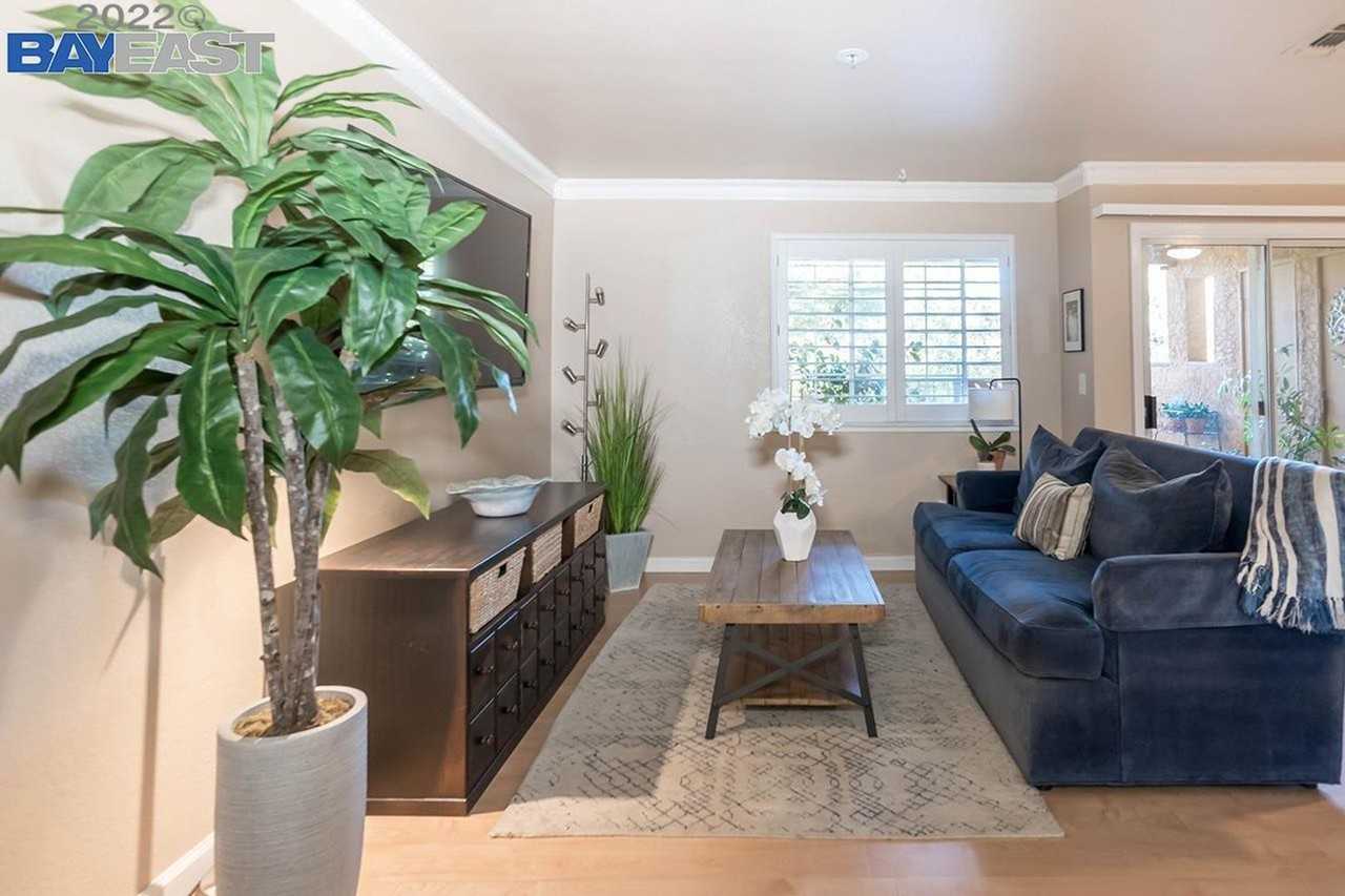 725 Watson Canyon Ct #114 - Photo 2 of 29