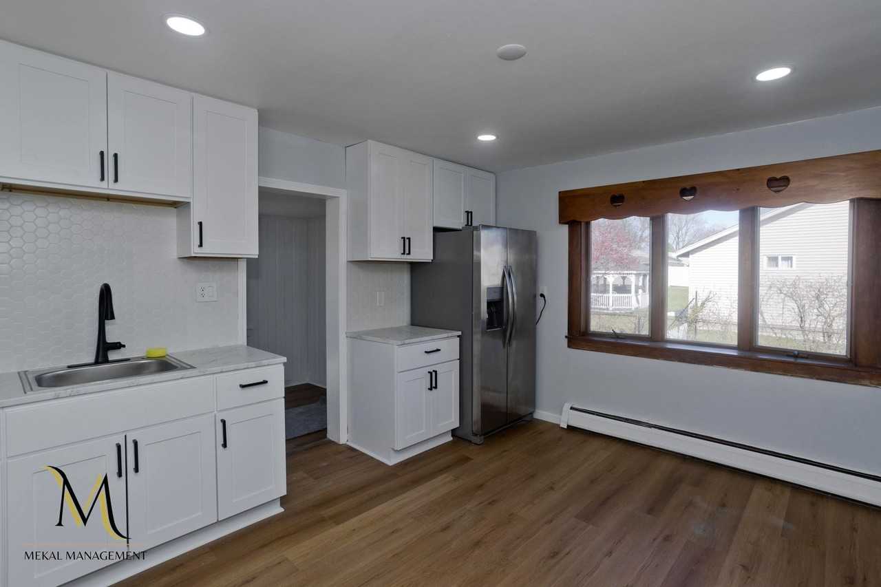 62 Jennings St - Photo 5 of 21