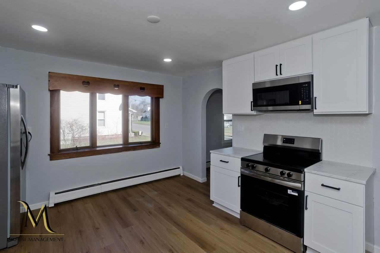 62 Jennings St - Photo 6 of 21