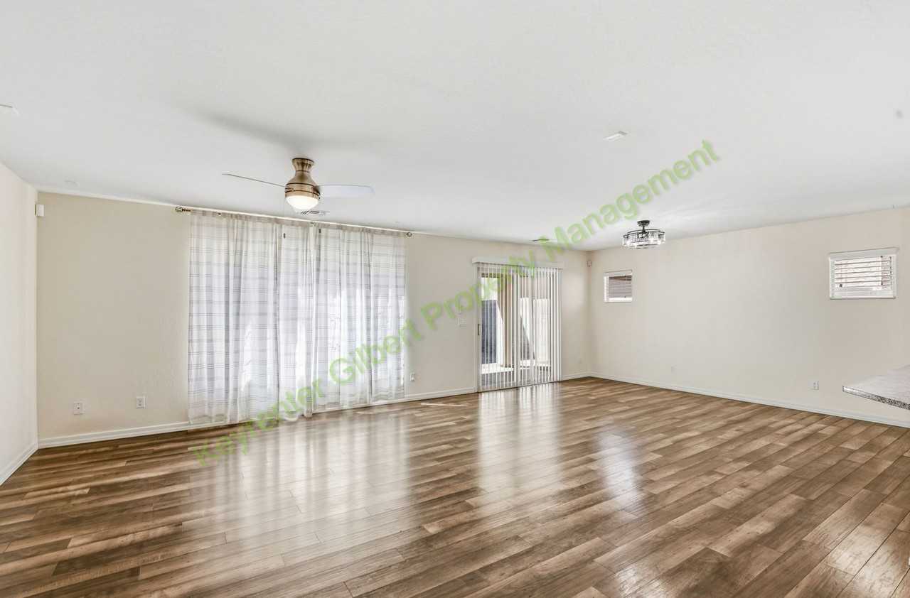 2867 E Detroit St - Photo 4 of 42