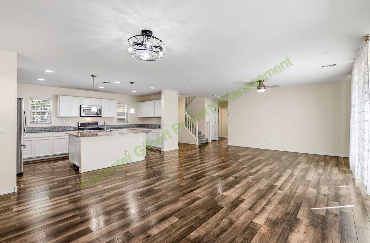 2867 E Detroit St - Photo 5 of 42