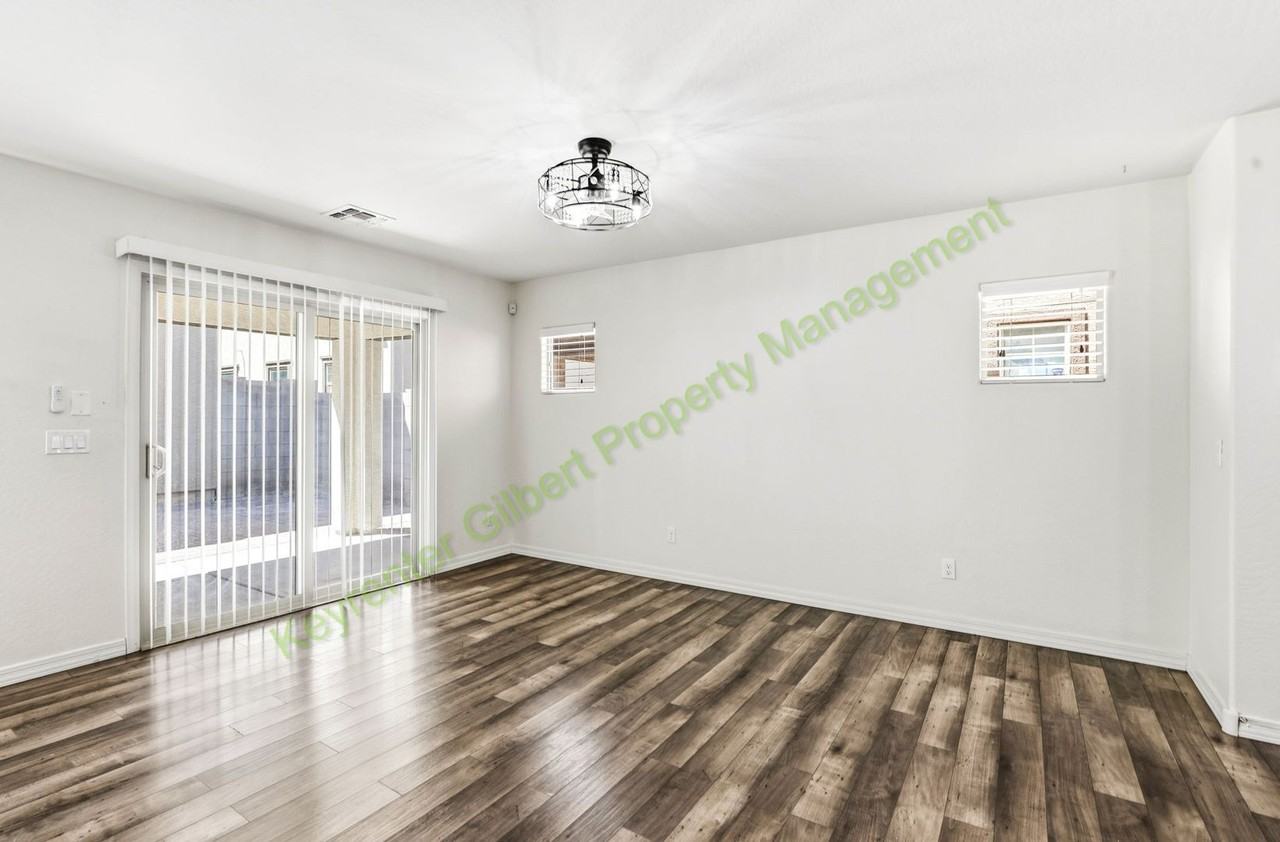 2867 E Detroit St - Photo 7 of 42