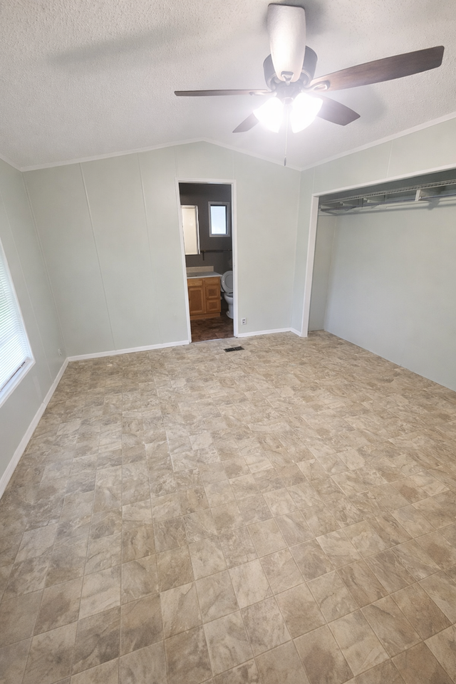 18640 Se 22nd Ln - Photo 5 of 9