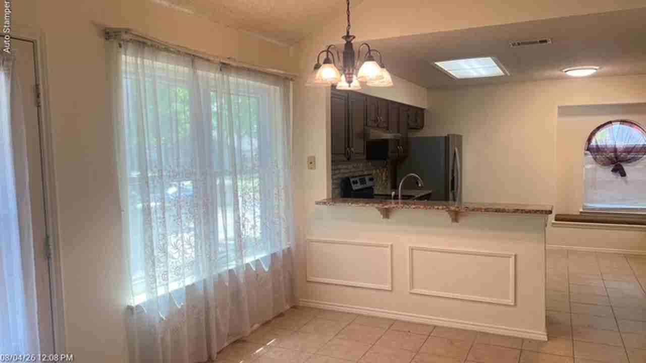 903 Love Wood Ln - Photo 4 of 50