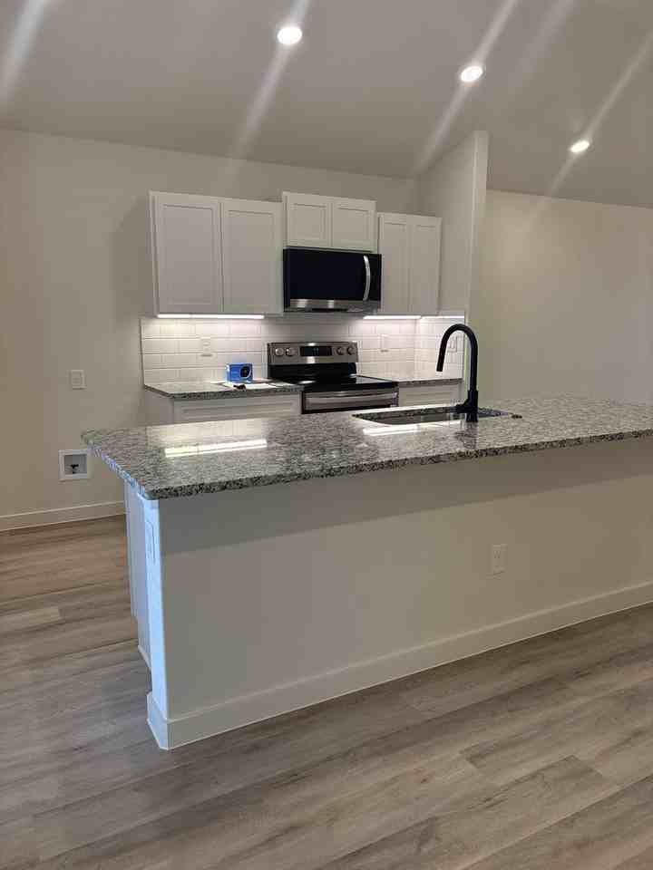 2418 Aberdeen Ave - Photo 3 of 8