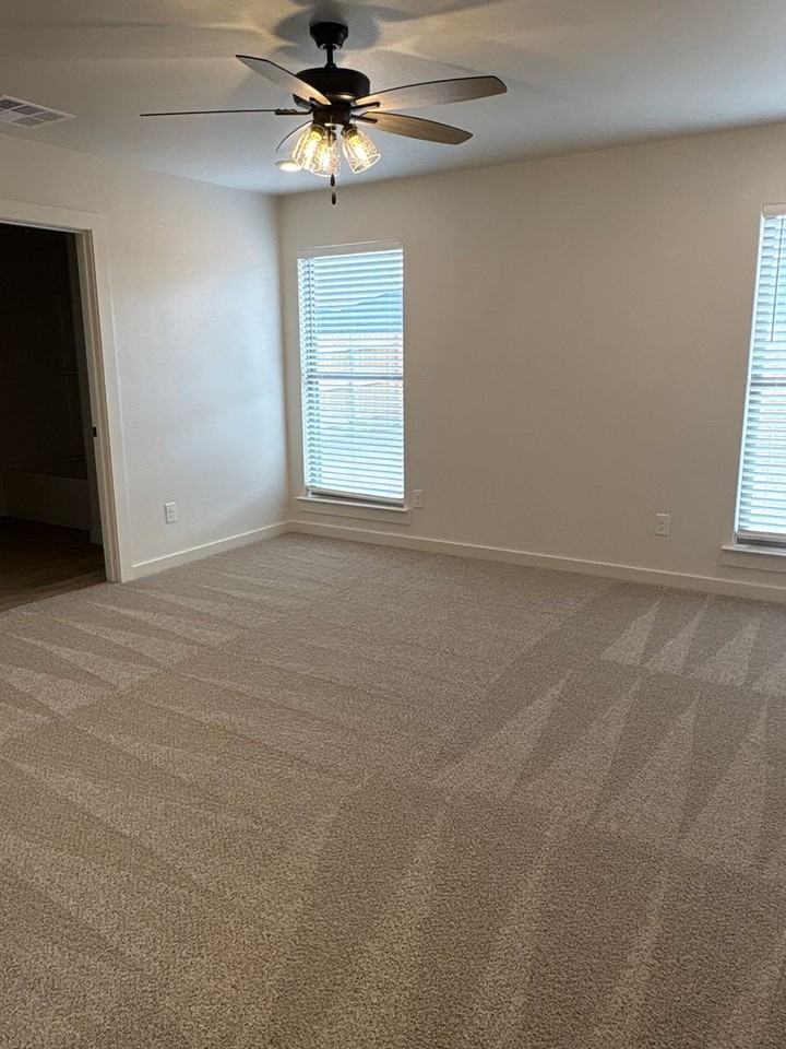 2418 Aberdeen Ave - Photo 4 of 8