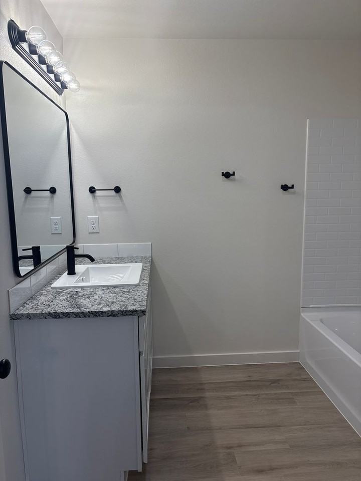 2418 Aberdeen Ave - Photo 5 of 8