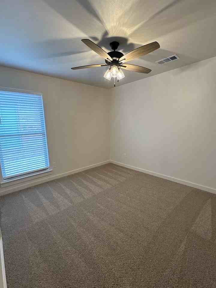 2418 Aberdeen Ave - Photo 7 of 8
