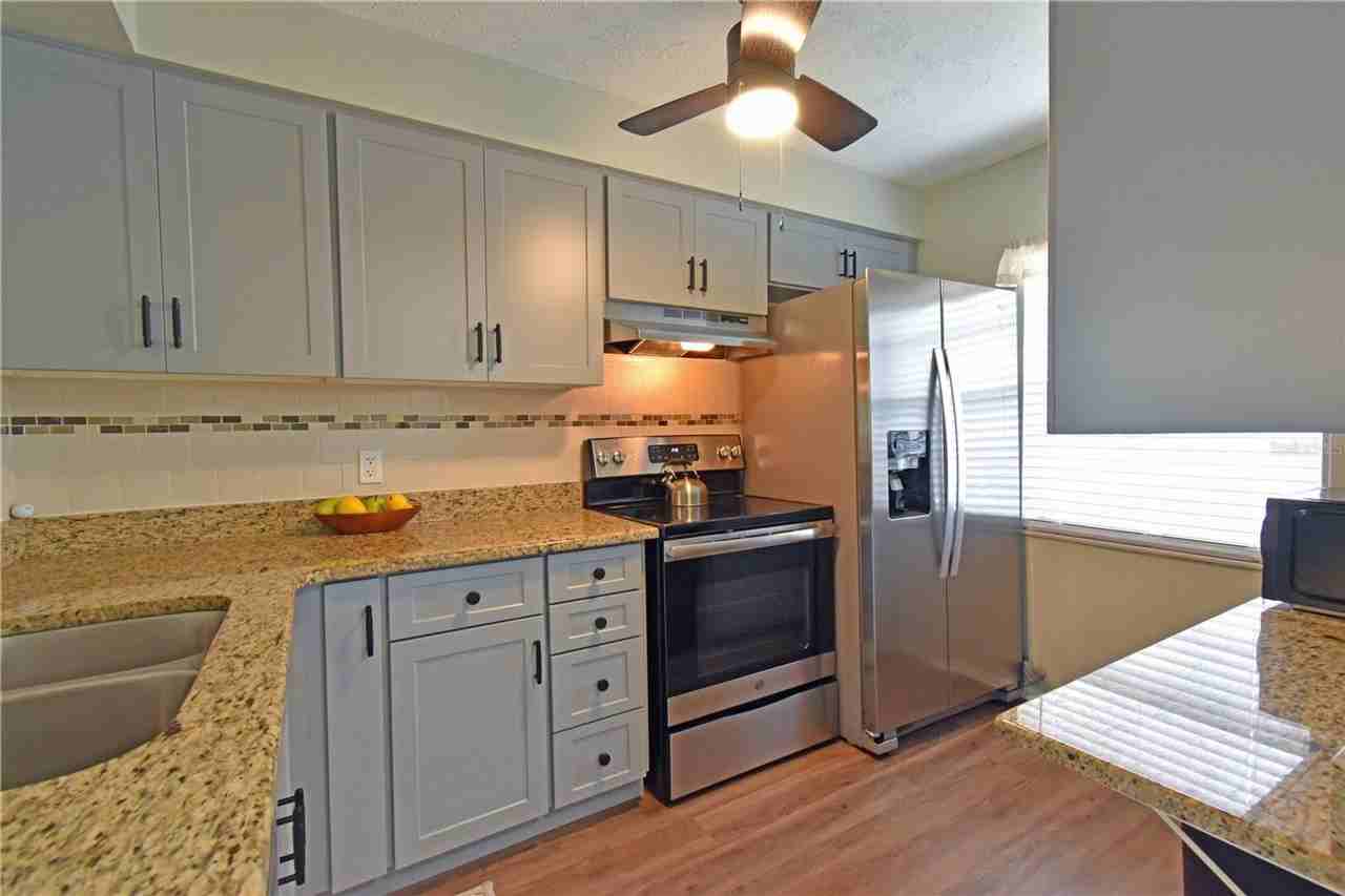 3683 Trophy Blvd - Photo 6 of 31