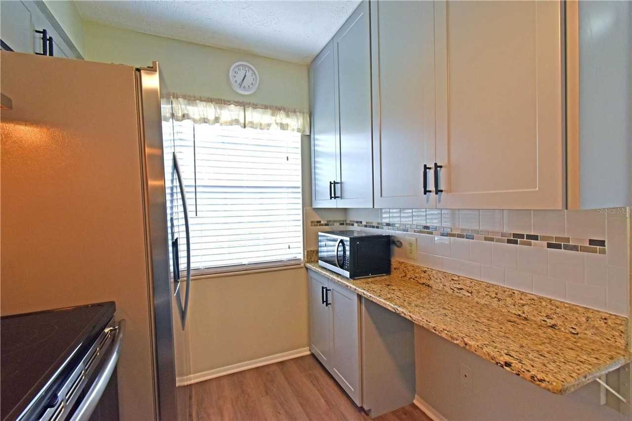 3683 Trophy Blvd - Photo 7 of 31