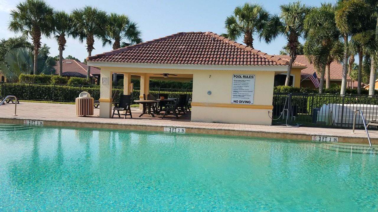 18261 Minorea Ln - Photo 3 of 6