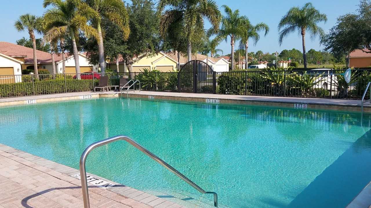 18261 Minorea Ln - Photo 4 of 6