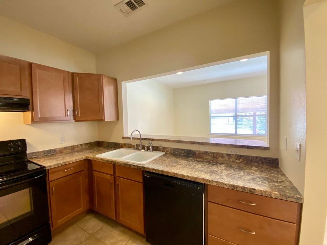 524 S. LBJ - Photo 4 of 37