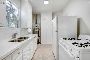 2202-2206 20th St in Santa Monica!  Near Ocean Park Blvd. - Photo 1 of 1
