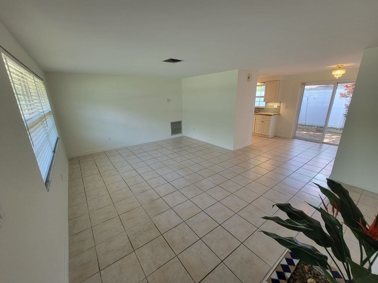 501 Lake Palms Dr - Photo 3 of 14