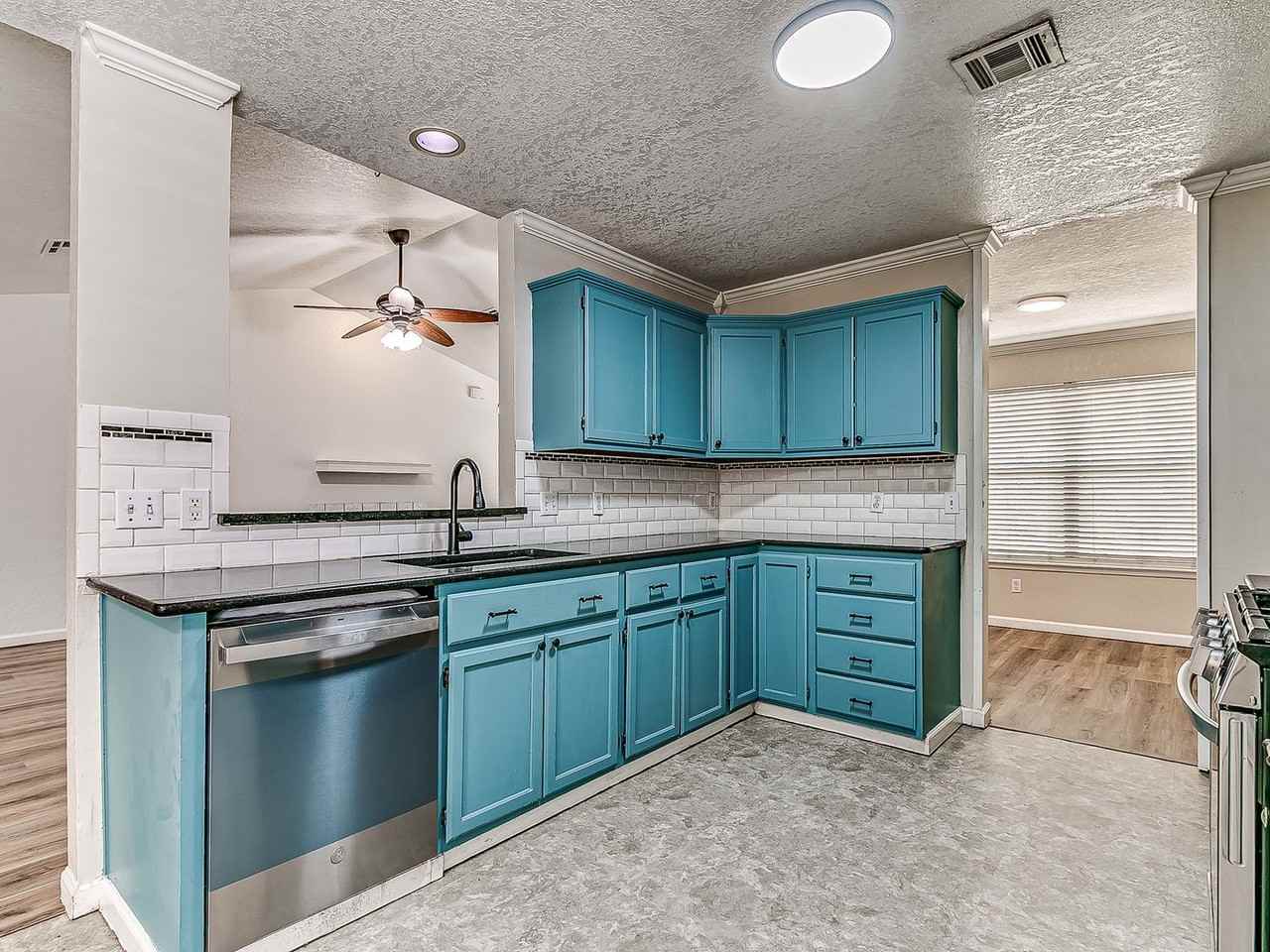 905 Valley Ct - Photo 7 of 21