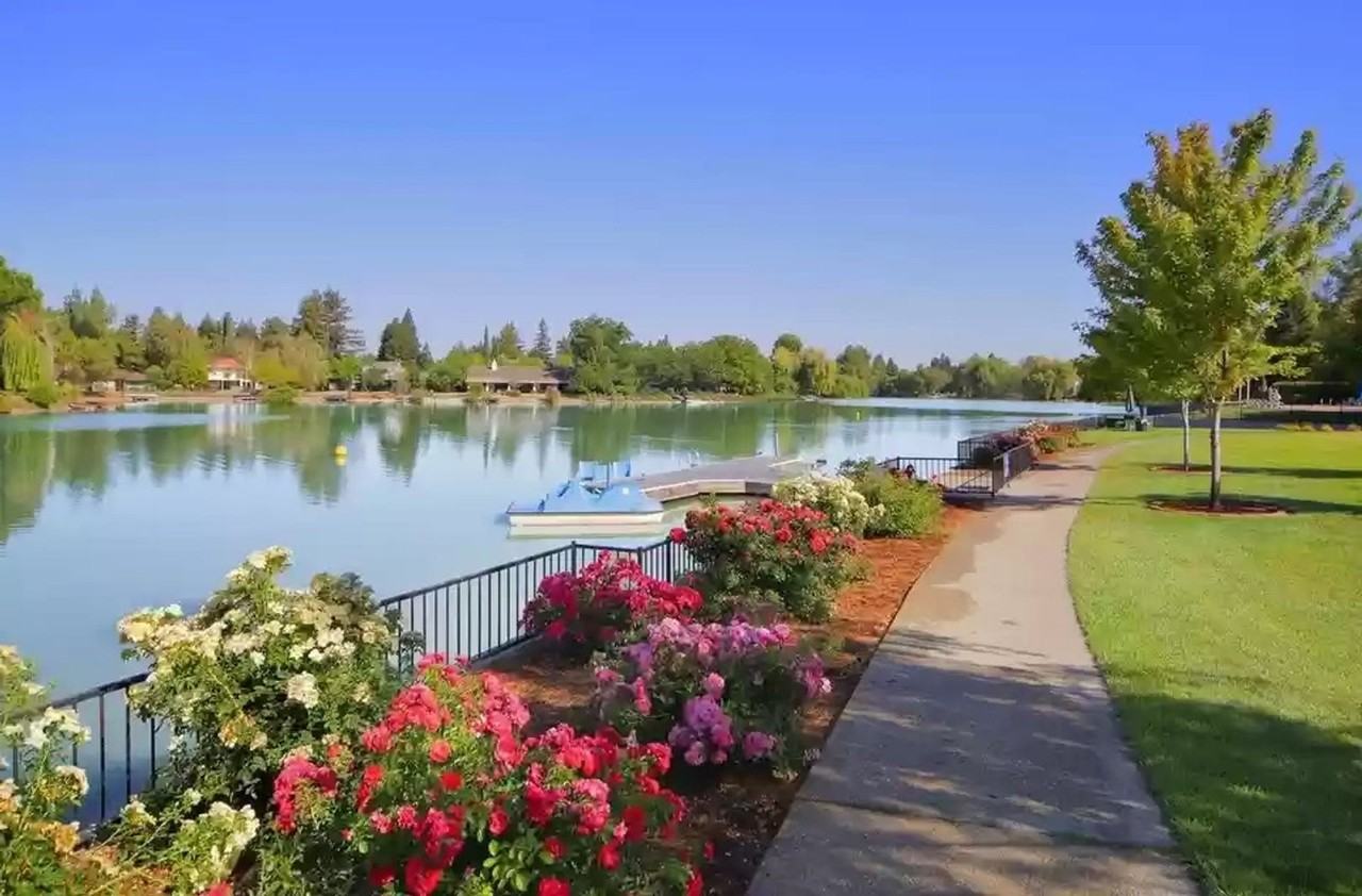 861 Lake Terrace Cir - Photo 6 of 33