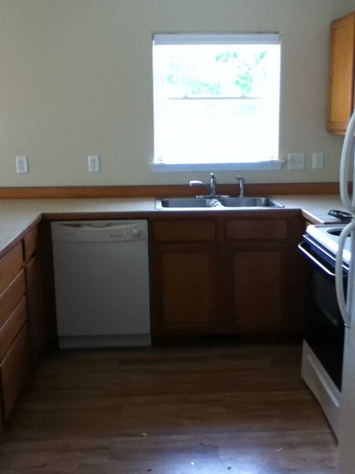 418 W Grant St - Photo 6 of 34